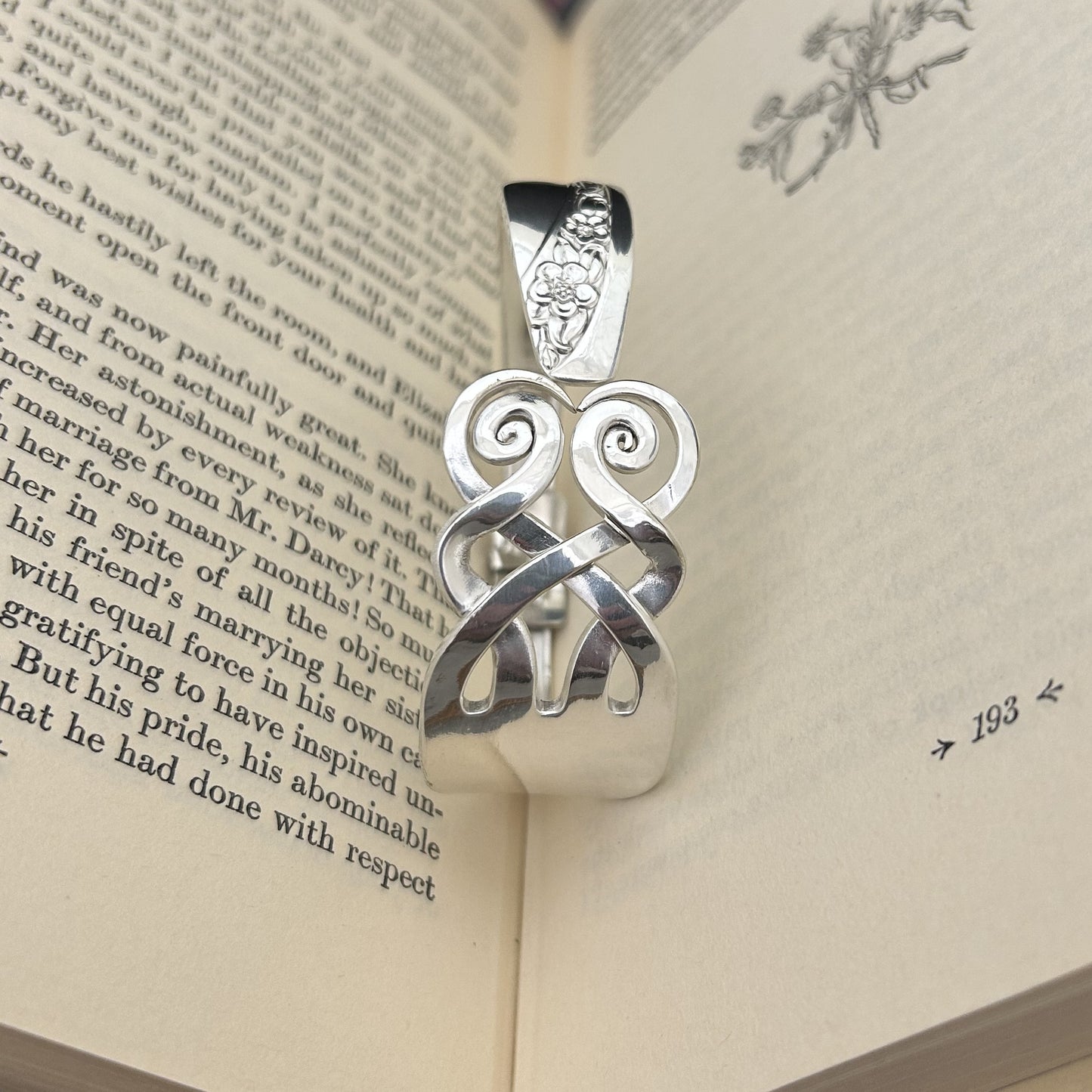Celtic Love Premium Fork Bracelt with Knot and Heart