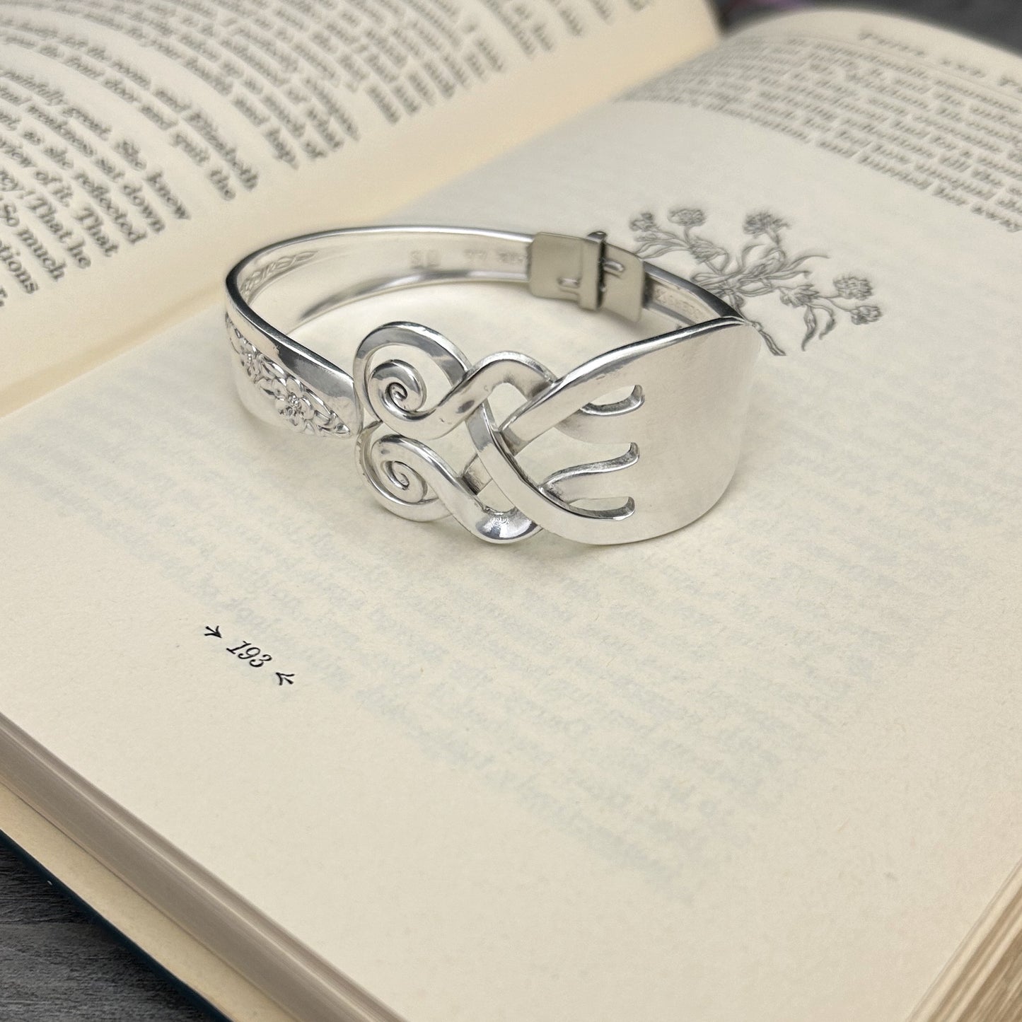 Celtic Love Premium Fork Bracelt with Knot and Heart